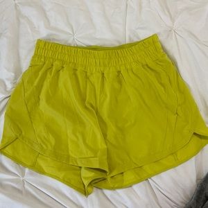 Track That Mid-rise short